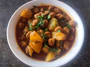 Aloo soyabean gravy