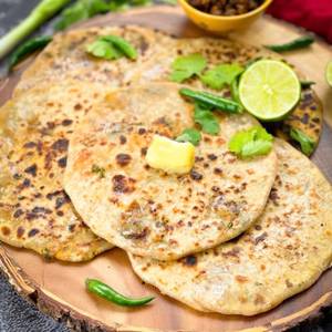 Delicious Paneer Paratha (2 Pcs)