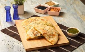 Onion Kulcha(1 Pc.)