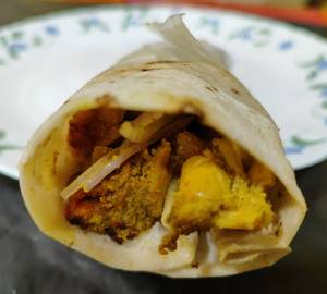 Chicken Reshmi Tikka Roll