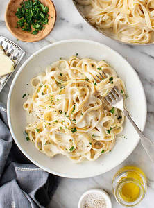 Fettuccine Alfredo Con Polo