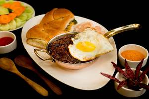 Keema Pao With Poached Egg