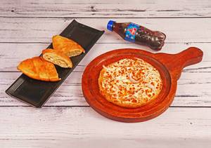 Onion pizza [7 inches]+garlic bread+coke [250 ml]l