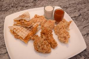 Grilled Chicken Sandwich + Nuggets(4pcs) + Lollipop (2pcs) + Mayo(2pkt)