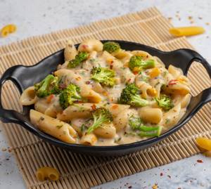 Veg Alfredo Pasta In Choice Of Sauce