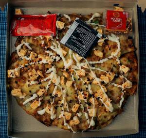 Schezwan Paneer Pizza