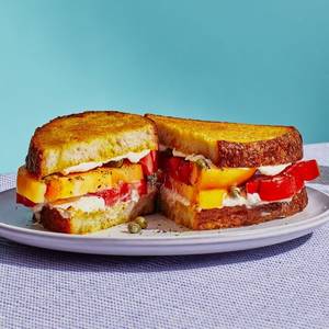Tomato sandwich