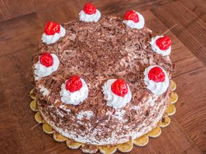 Black Forest Cake (Eggless)