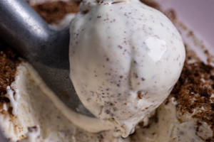 White Chocolate Maltova Crumble Ice cream