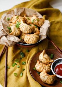 Pork Momos [8 Pieces]