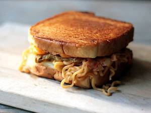 Maggi And Egg Cheesy Sandwich