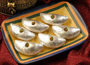 Kaju Gujjiya