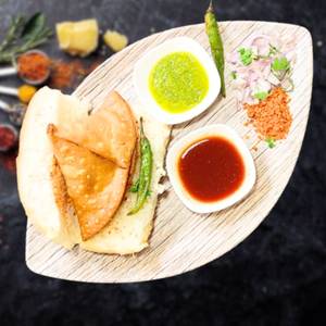 jumbo samosa pav