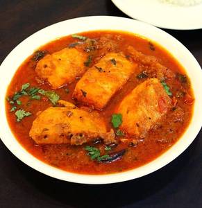 Fish Boneless Curry [ Chef Special 500Ml ]