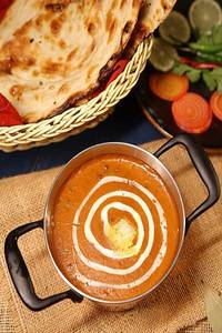 Dal Aur Paneer Onion Kulcha