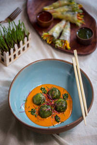 Crunchy Chlorophyll Dimsums On Red Curry