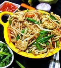 Chicken Wok Tossed Hakka Noodles