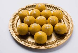 Besan laddu