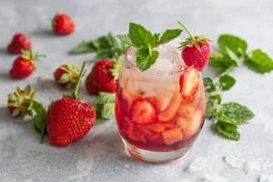 Strawberry Chunk Lemonade (signature)
