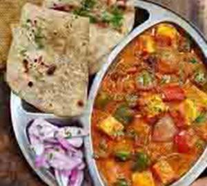 Kadhai Paneer with Tawa Roti [4 pieces]