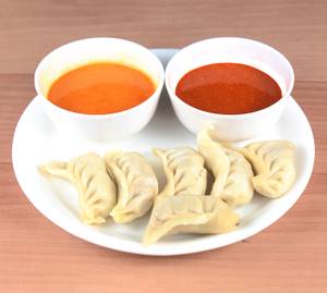 Chicken Steamed Momos (8 Pcs)