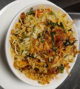 Vegetable Biryani With Raita & Pickle