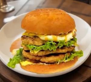 Smoked Xxx Triple Cheese Chicken Burger