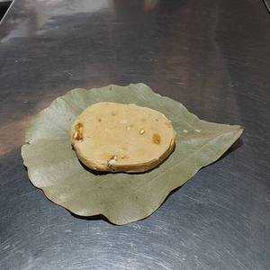 Meva Chikki (per Pcs) (per Slice)