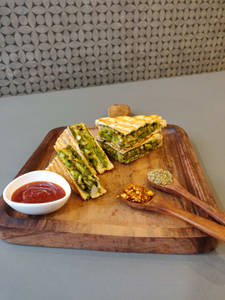 Cheese Chilli Sandwich [3 Layers]