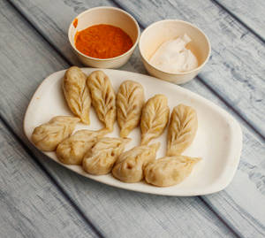 Momos