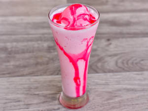 Strawberry Milk Shake (300 ml)