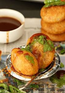 Khasta Kachori 2pc