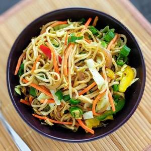 Hakka Noodles (Dry)