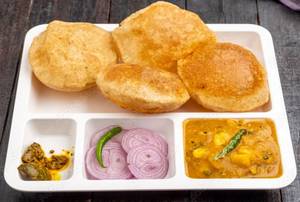 Poori Bhaaji - 4 Poori