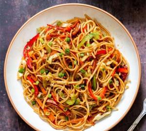 Wok Fried Noodle With Assorted Vegetables Spicy Garlic Sauce