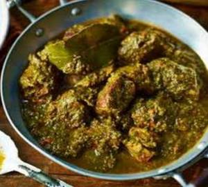 Lazeez Murgh Saag (4 Pcs)