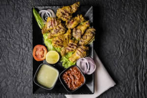 Chilli garlic chicken fingers [6 pieces]