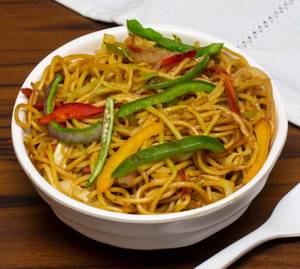 Mixed veg hakka noodles