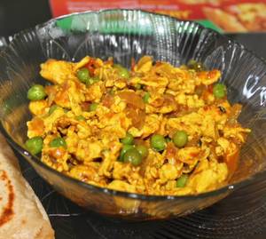 Paneer Bhurji With 5 Butter Roti