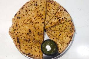 Aloo Paratha With Butter Achar