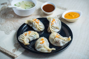 Steamed chicken momo