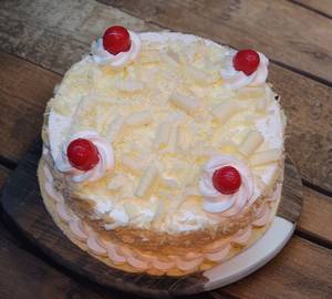 White Forest (Eggless)