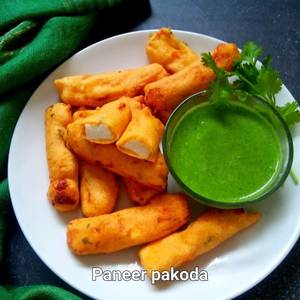Paneer Pakoda (8 Pcs)