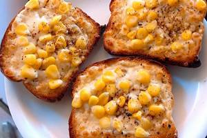 Cheese Corn Garlic Bread