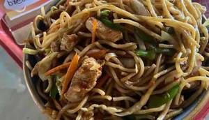 Chicken hakka noodles