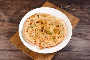 Masala Kulcha (1 Pc)