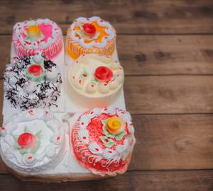Eggless Mini Cake (350 grams) (You Will Get Whatever Flavor Is Available).