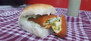 Hariyali Paneer Vada Pav