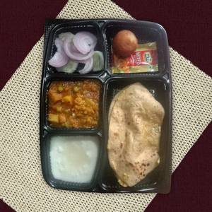 Aloo Paratha Thali Special
