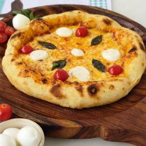 Queen Margherita Neapolitan Pizza 